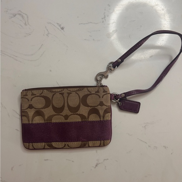 Coach Vintage Wristlet- EUC - Picture 8 of 15